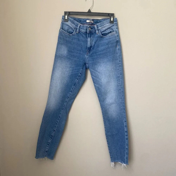 Tommy Hilfiger Denim Women's 6 Embroidered Distressed Raw Hem Stretch Blue Jeans - Picture 2 of 16